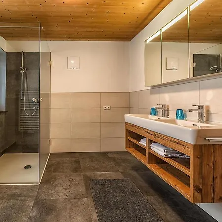 Semi-detached House Sportchalet Zillertal, * Удернс