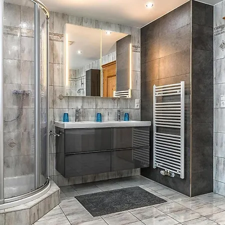 Semi-detached House Sportchalet Zillertal,